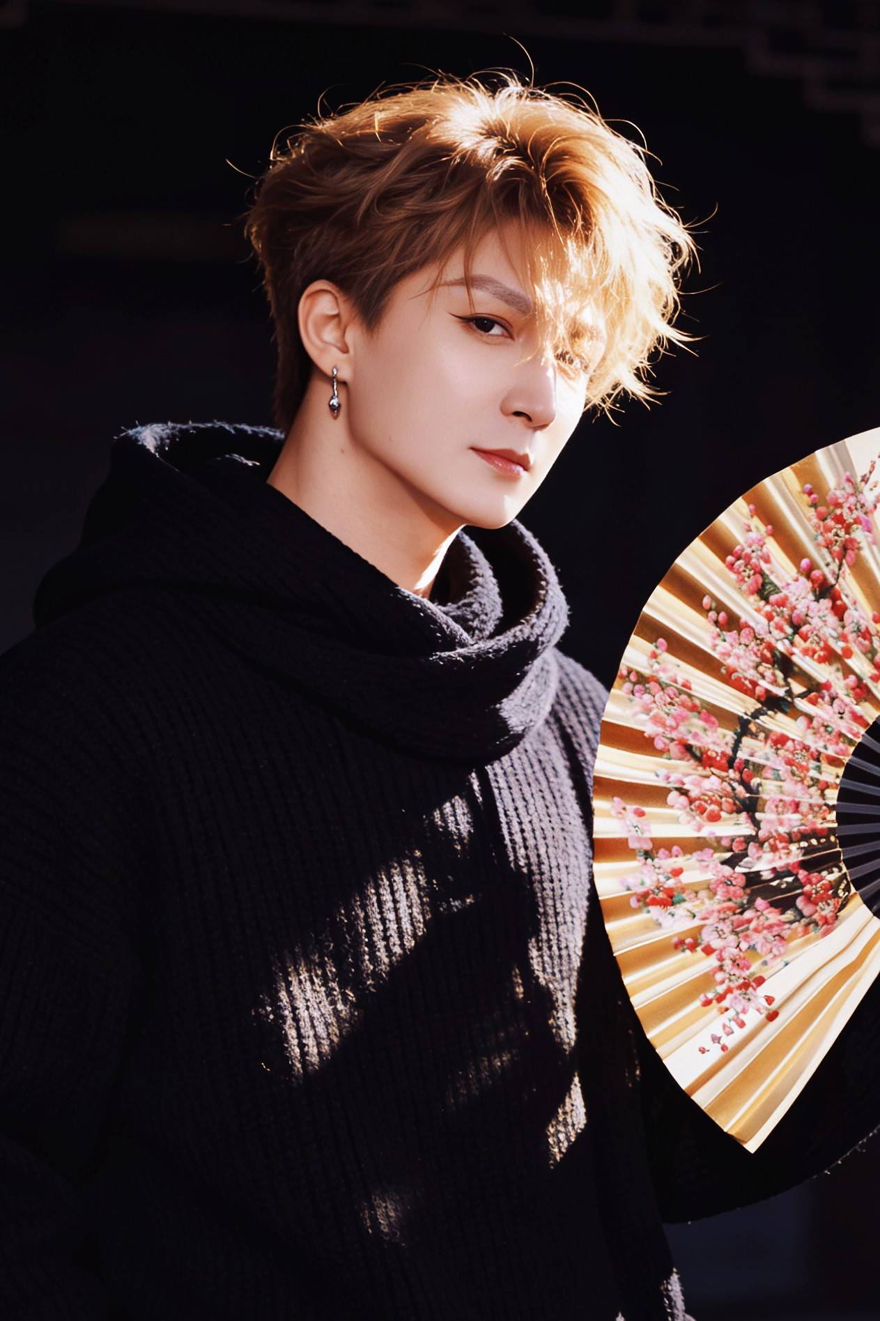 国风次元两相宜 章磊全新动漫写真诠释跨界美学