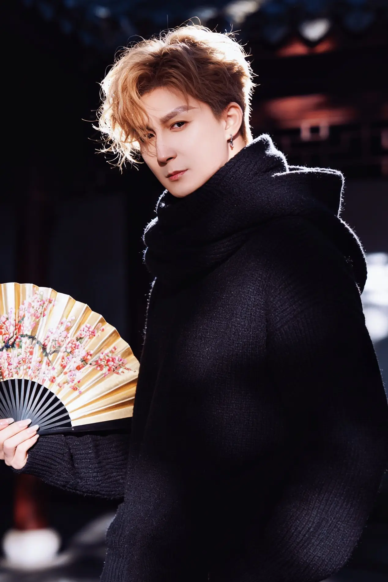 国风次元两相宜 章磊全新动漫写真诠释跨界美学