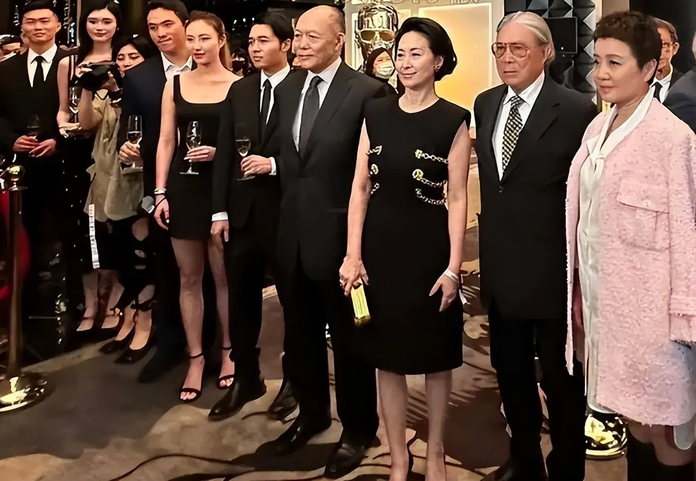 原創霍啟剛房產資訊暗含深意，霍震霆能為賭王家站臺，卻不讓他沾邊