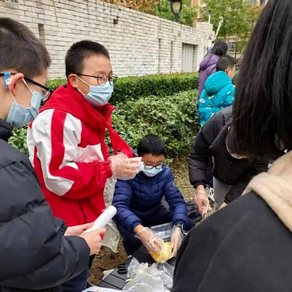 從“職業懵懂”到“商業實戰” 這所小學把職業體驗課程開進真實社會