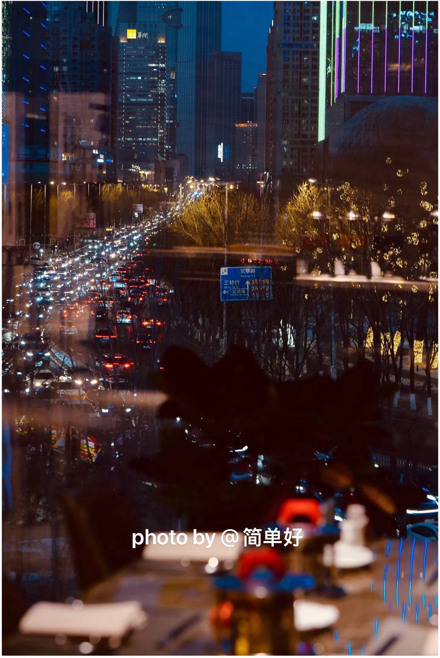 來瀋陽必吃小火鍋，世茂希爾頓美食自助大盤點