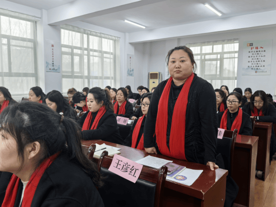 錨定目標勇奮進 同心耕耘綻芳華——忻州市康樂小學舉行2025—2026學年第一學期期末教育教學工作總結大會