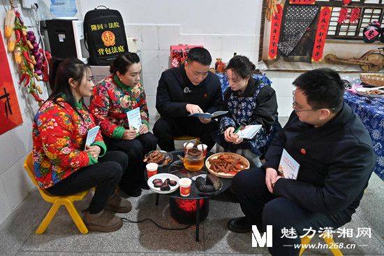 隆回：“法律年貨”送上門