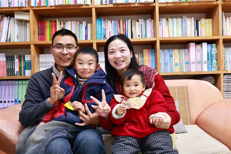 歸家飯桌後的教育堅守（新春走基層）