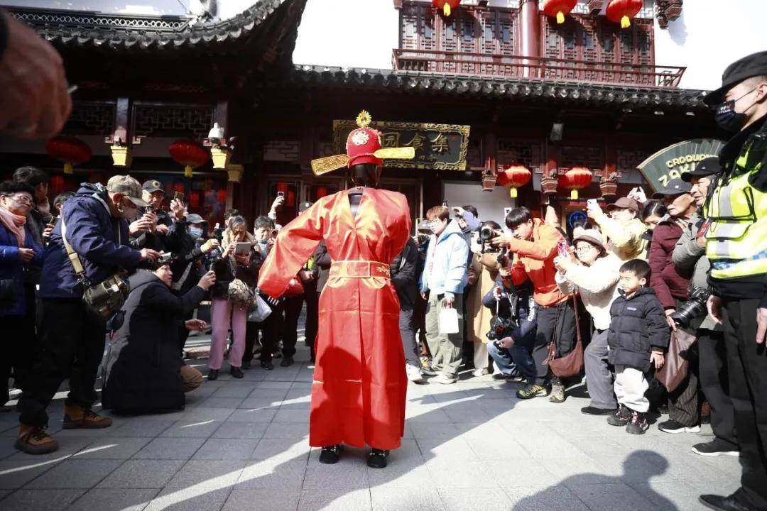 租賃開始跑通人形機器人落地第一公里