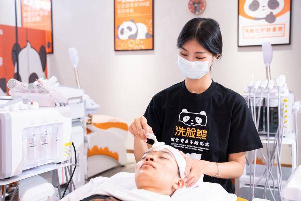 告別傳統美容院高消費！洗臉熊用平價高效開啟輕美容新體驗