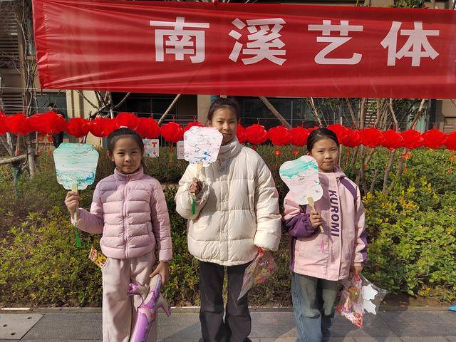 鄭州這所小學將開學前的收心會開在了社羣裡……