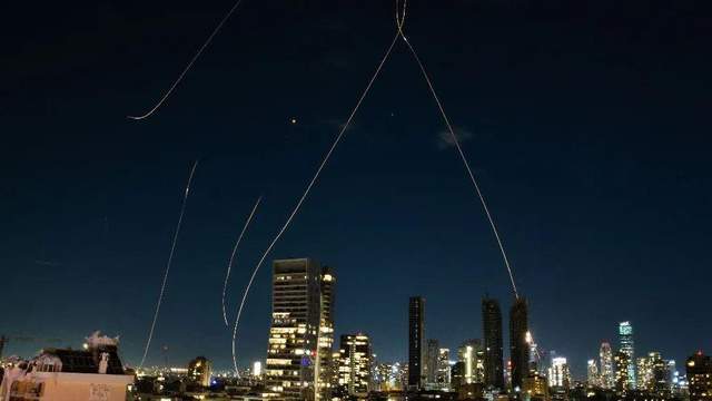 原創美以損失很嚴重，特朗普開始心虛，單方面宣佈將快速停戰