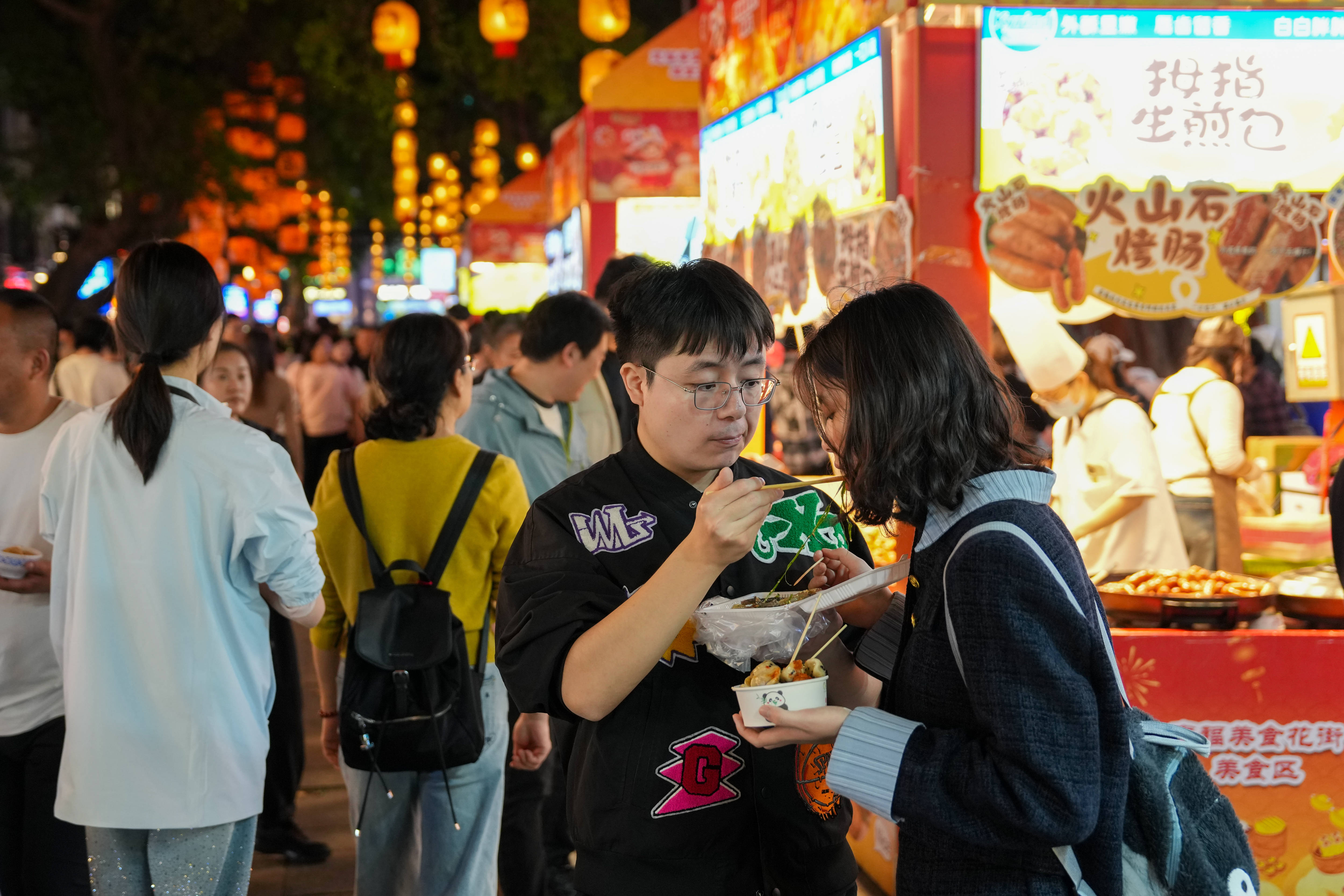 來廣府美食廟會體驗“食在廣州”