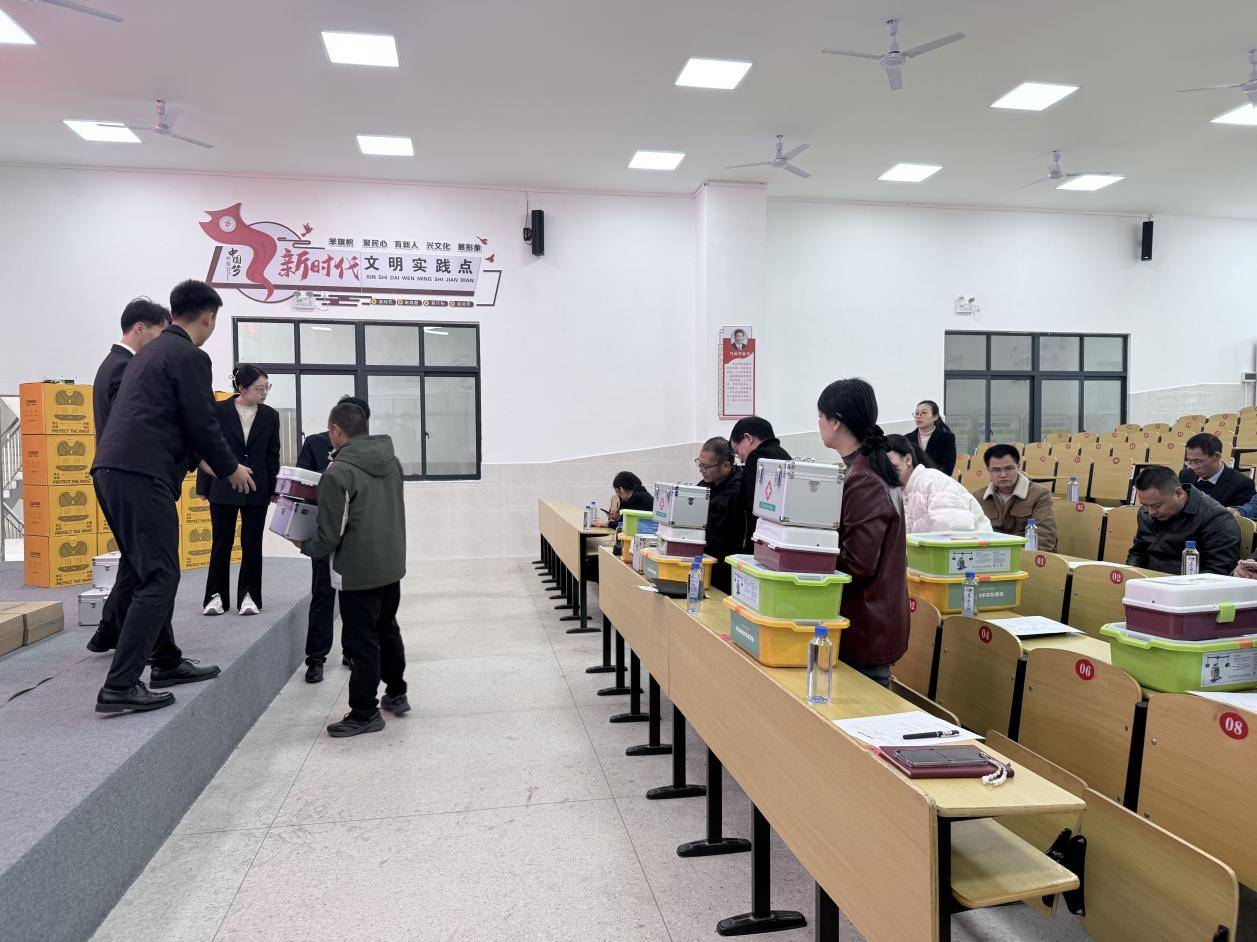 智創未來 情暖校園——尋烏縣實驗小學圓滿承辦“科技助教”公益捐贈儀式