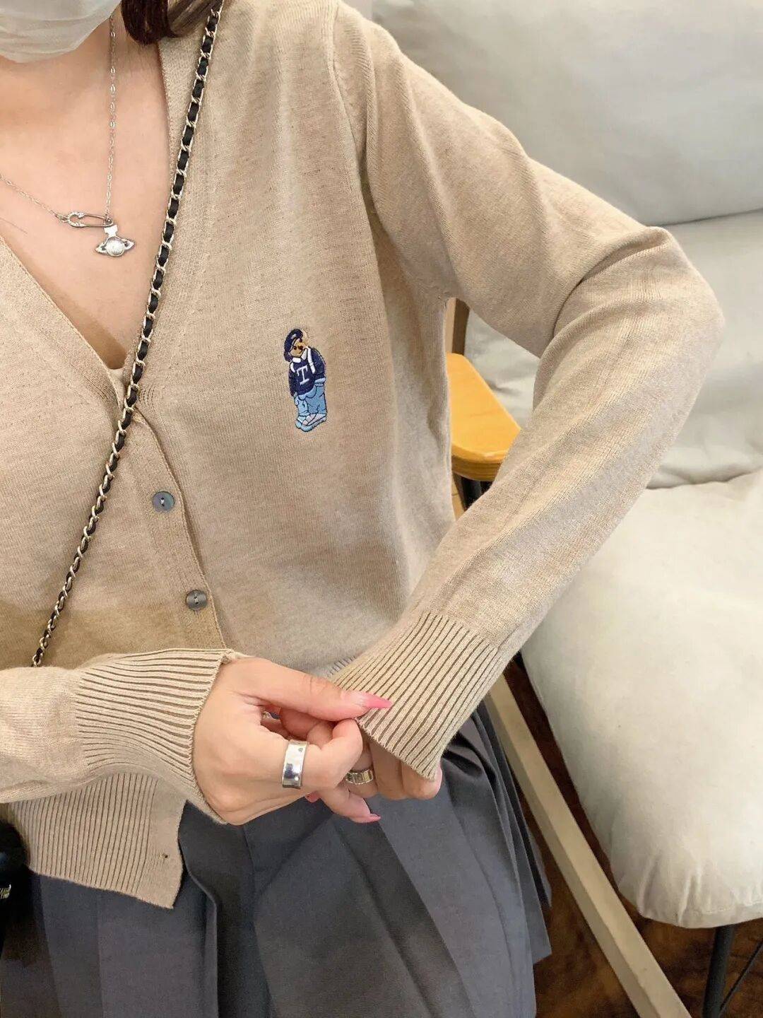 開春必備穿搭單品！刺繡小熊九色開衫29.9閉眼入啊~