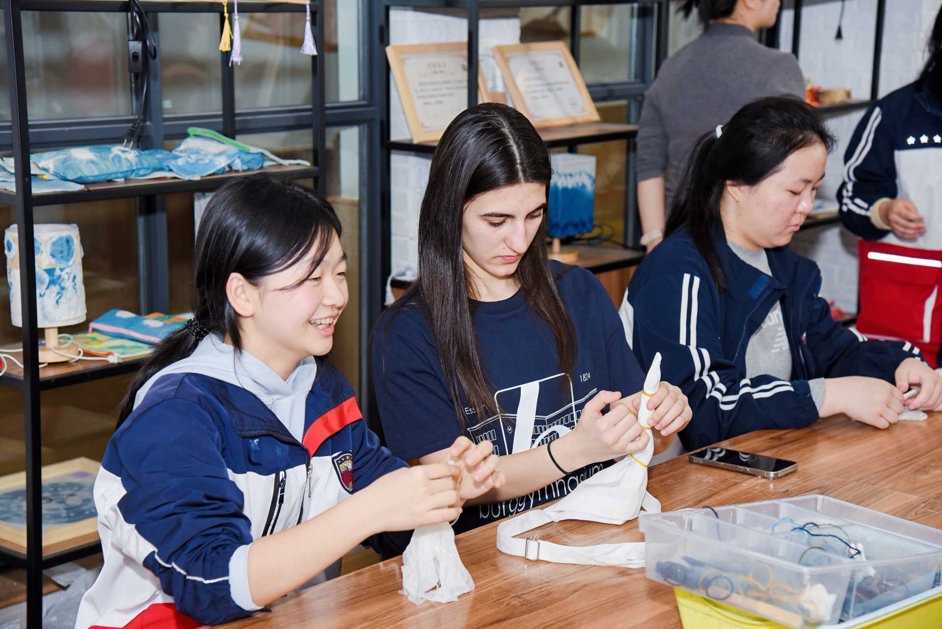 萬里之約！德國最古老中學打卡新川外國語