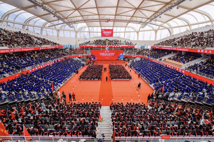 以“知足、知不足、不知足”開啟新徵程，3600餘名上海交大研究生畢業