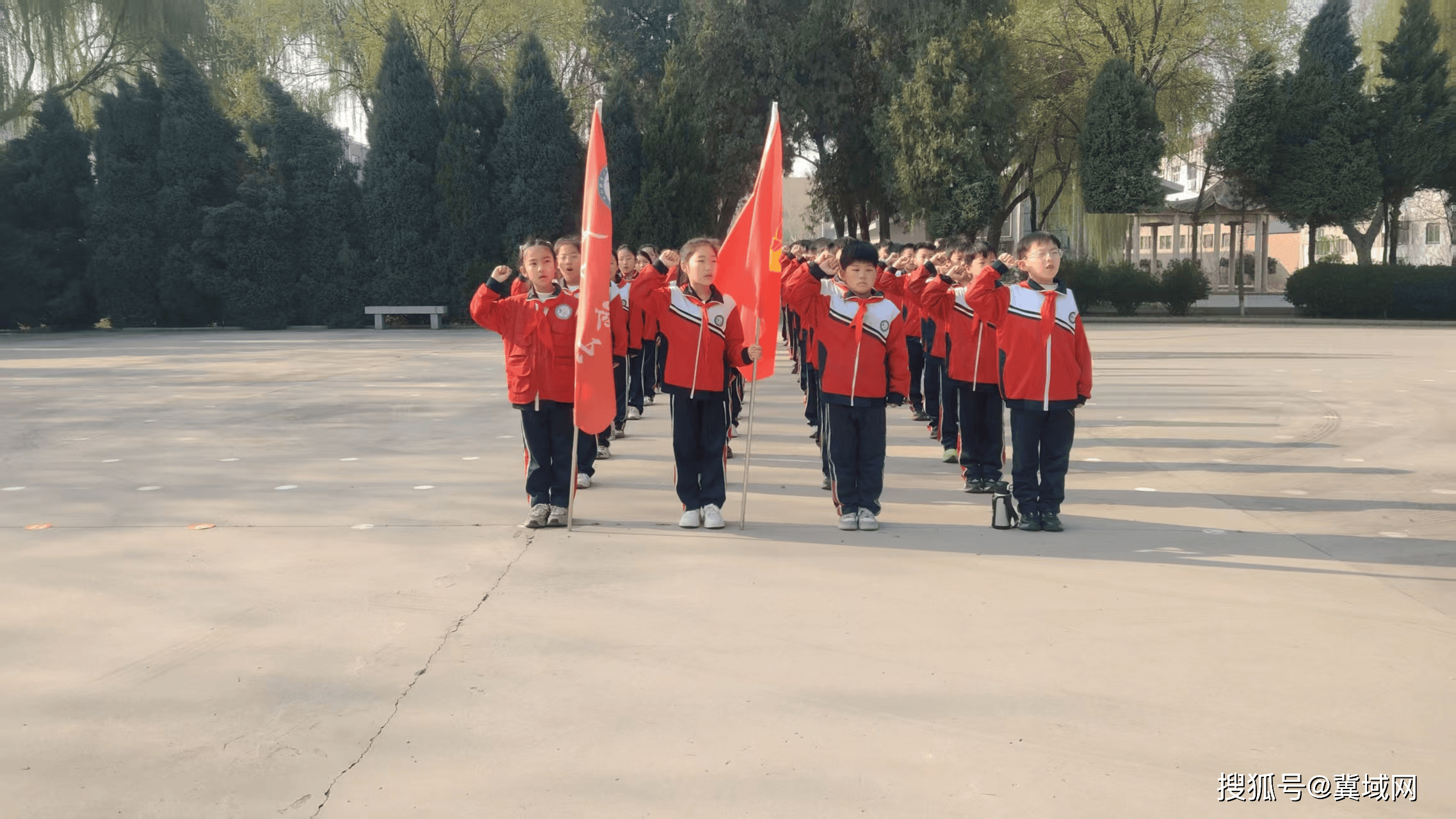 廣平縣第一實驗小學舉行“清明祭英烈”活動
