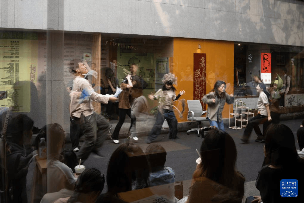 成都街巷的社羣戲劇節