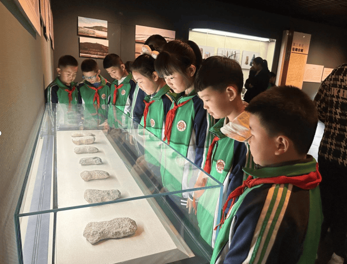 黑龍江省希望小學開展“清明祭英烈”主題活動