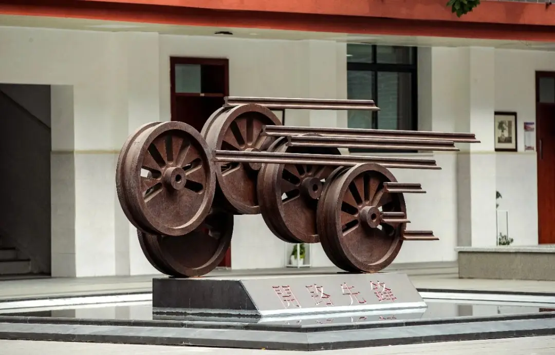 原創成都老牌中學逆襲！72 載守心育人，成教育界黑馬！