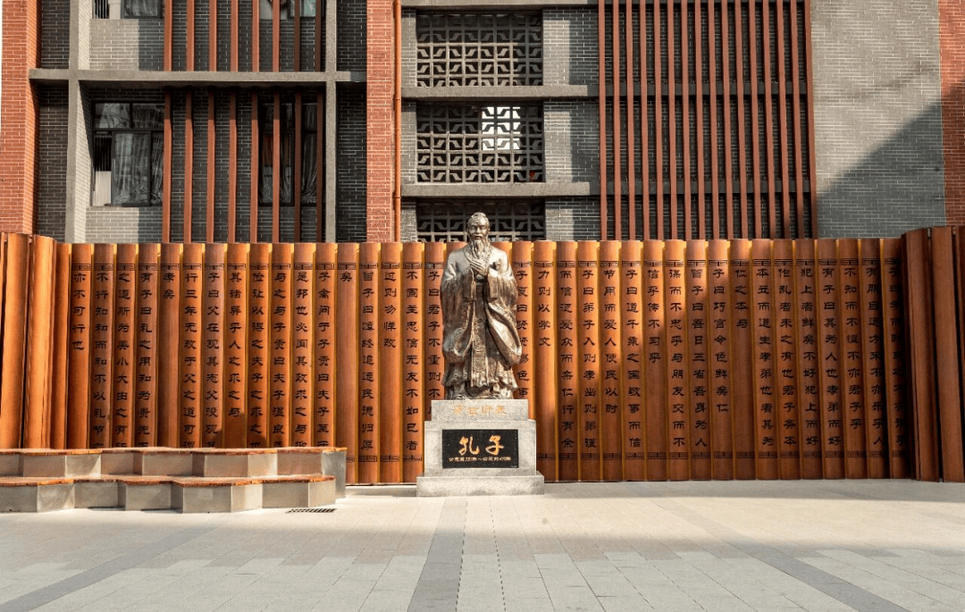 原創成都老牌中學逆襲！72 載守心育人，成教育界黑馬！