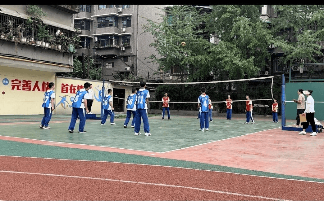 原創成都老牌中學逆襲！72 載守心育人，成教育界黑馬！