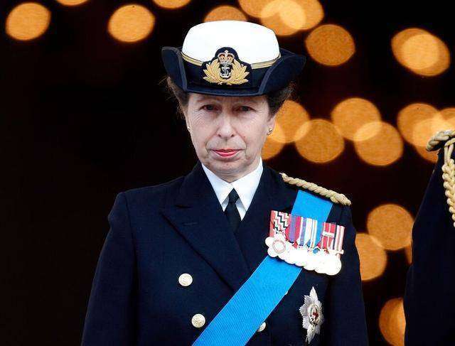 原創科技翻車！英軍花185萬挪釦子，設計失誤引熱議