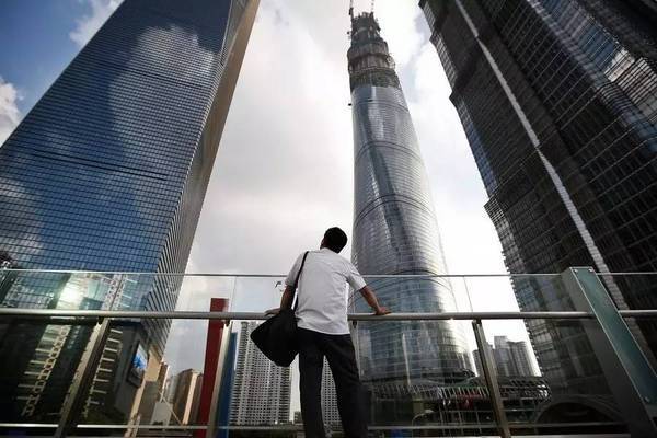 原創到2030年，持有現金和持有房產的人，將會迎來兩種截然不同的結局