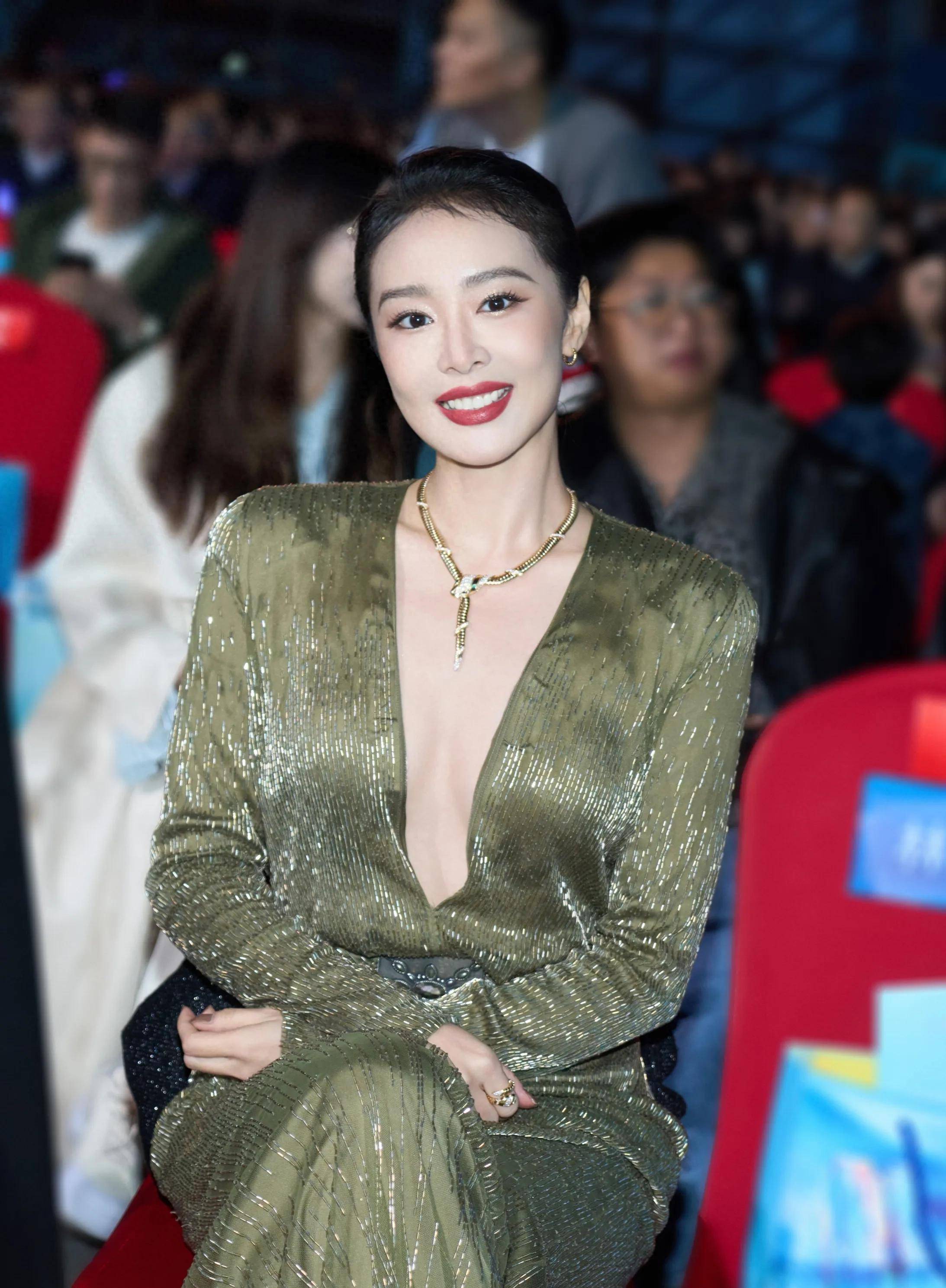 原創成熟御姐氣質中帶著性感熱辣，高葉的大嫂人生呈現萬千女性風采