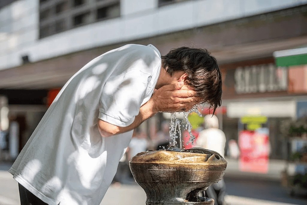 38°高溫沒空調，蕭山一小夥在歐洲留學，扛不住了！