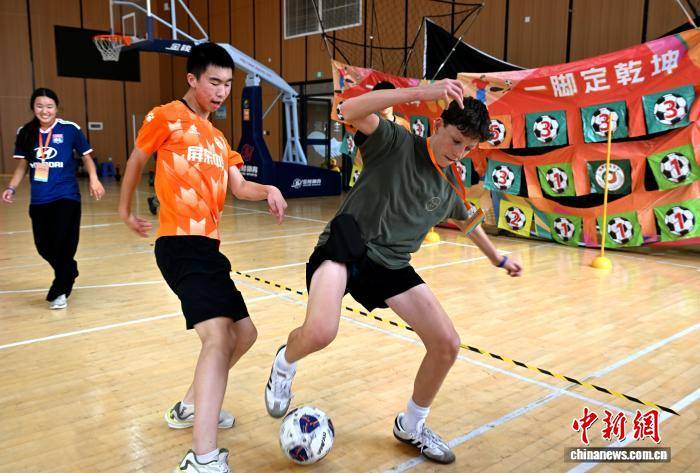 中美青少年齊聚福州屏東中學開展校園交流活動
