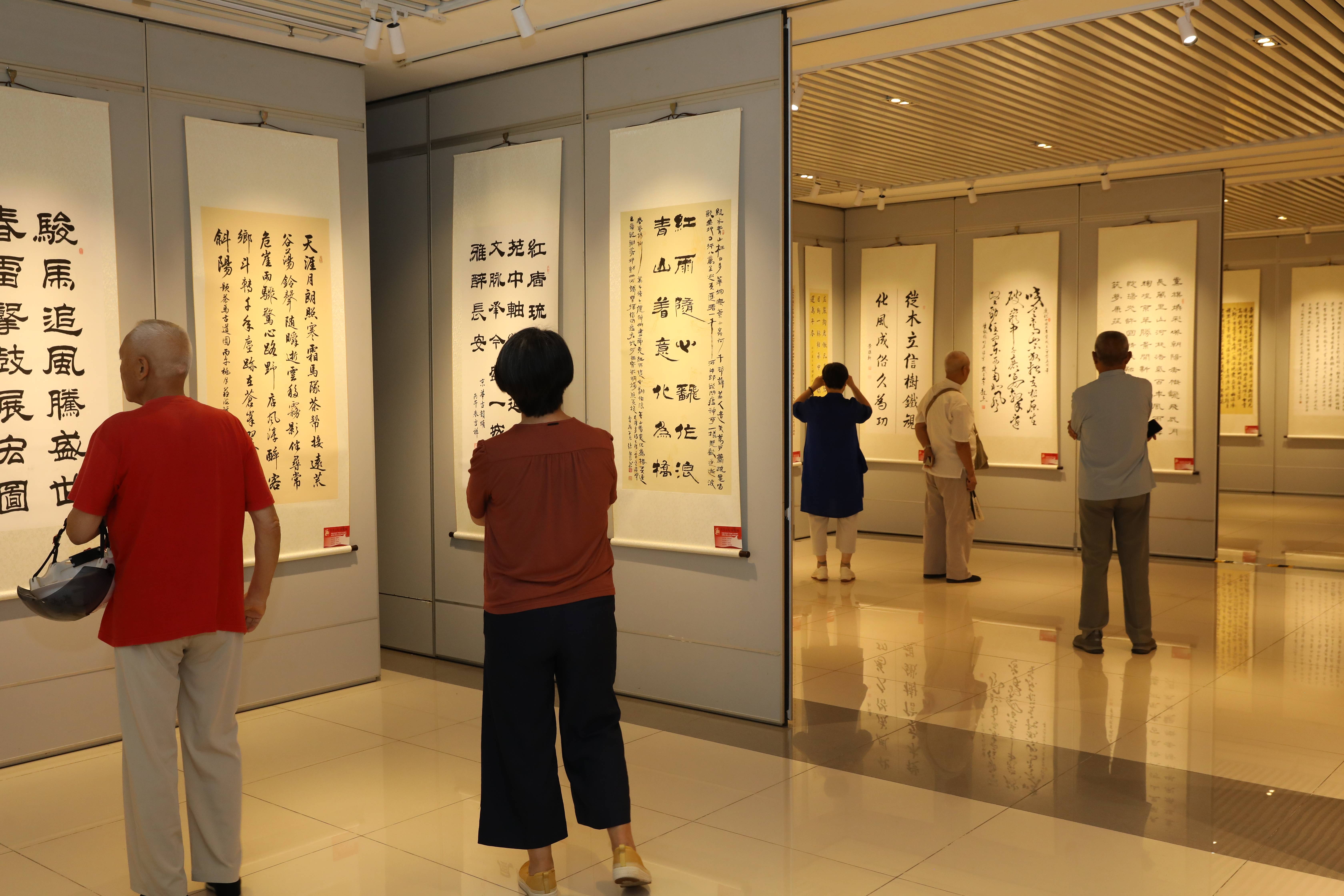 慶祝中國共產黨成立105週年東城區群眾美術書法作品展開幕