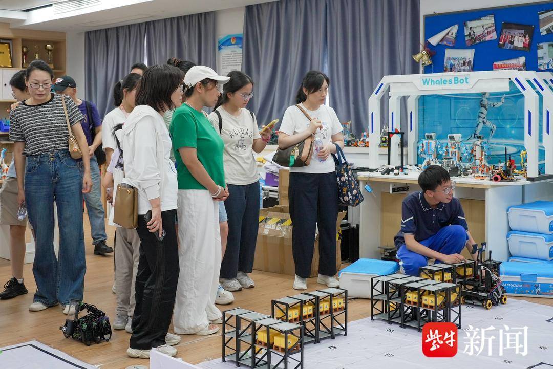 火焰掌、穿越火線、科創體驗……金陵中學開放日，家長孩子都玩嗨了
