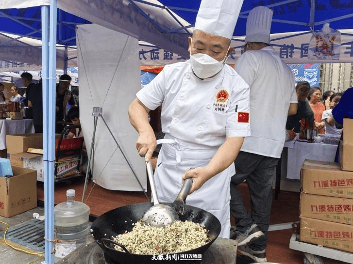 煙火聚社羣 數字煥新生！貴陽“甲秀寶社羣嘉年華”活動解鎖“美食+公益+文旅”新玩法