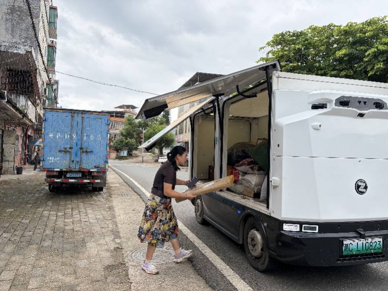 當無人車開進鄉村送快遞，廣東萬餘建制村實現多快遞品牌覆蓋