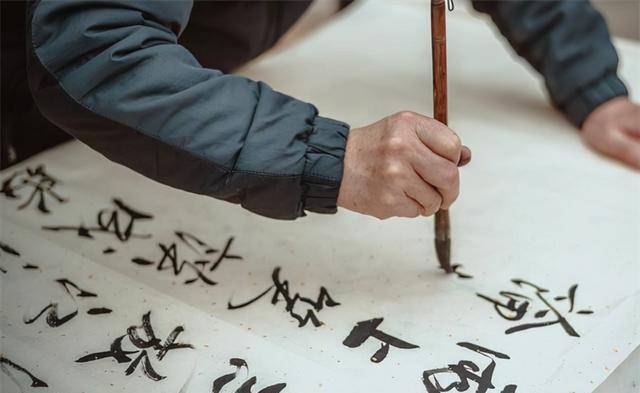 原創七旬老漢苦練書法50年，耗時8年手抄400萬字，卻被批浪費時間？