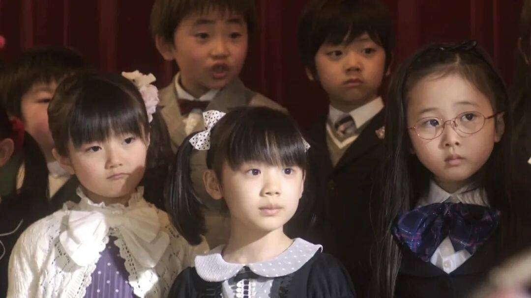 小學生說髒話，討好了誰？