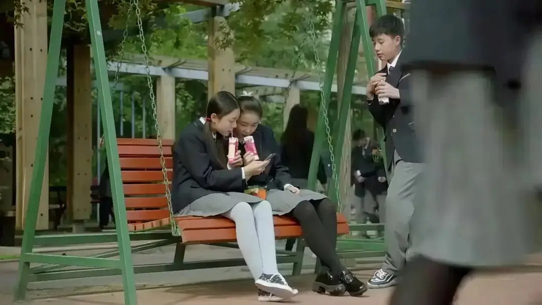 小學生說髒話，討好了誰？