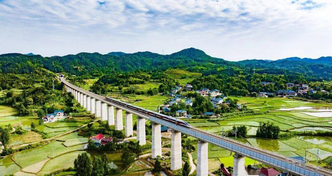 湖南將開通這兩趟旅遊列車→